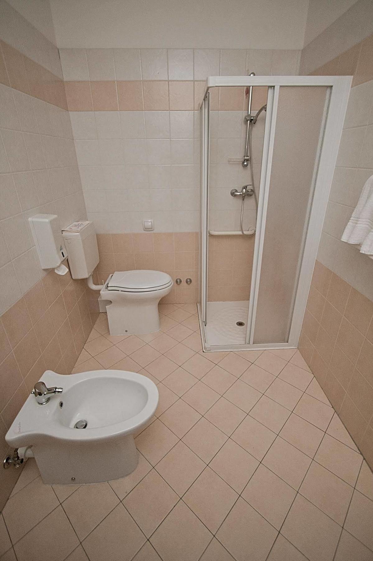 Hotel Aquadolce Verbania Bagian luar foto